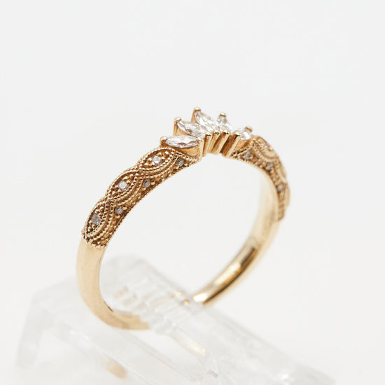 side view of tiara band