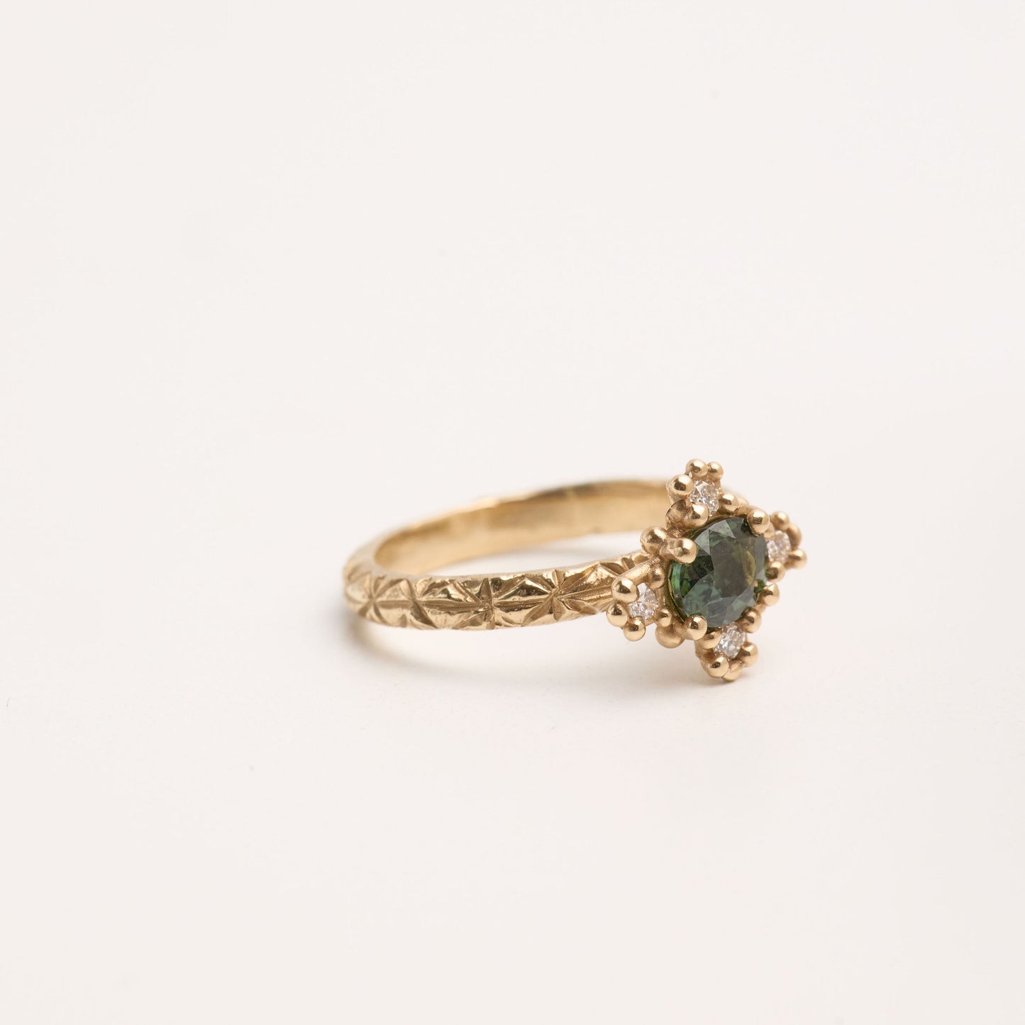 Green Sapphire Croix Ring
