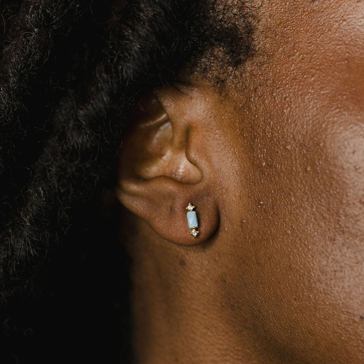 Load image into Gallery viewer, Jane earrings in light blue on a model
