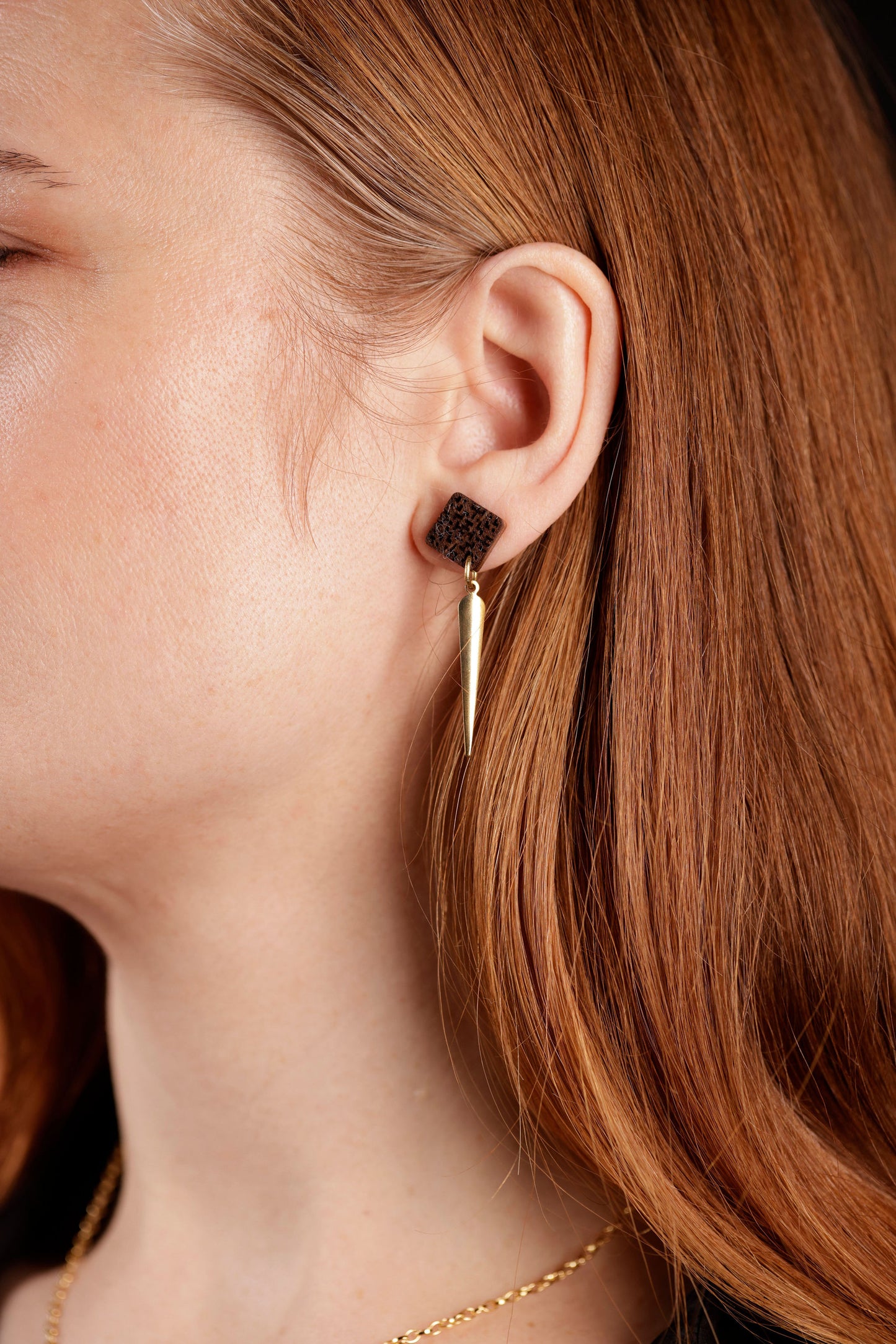 Load image into Gallery viewer, square &amp;amp; spike earrings on model
