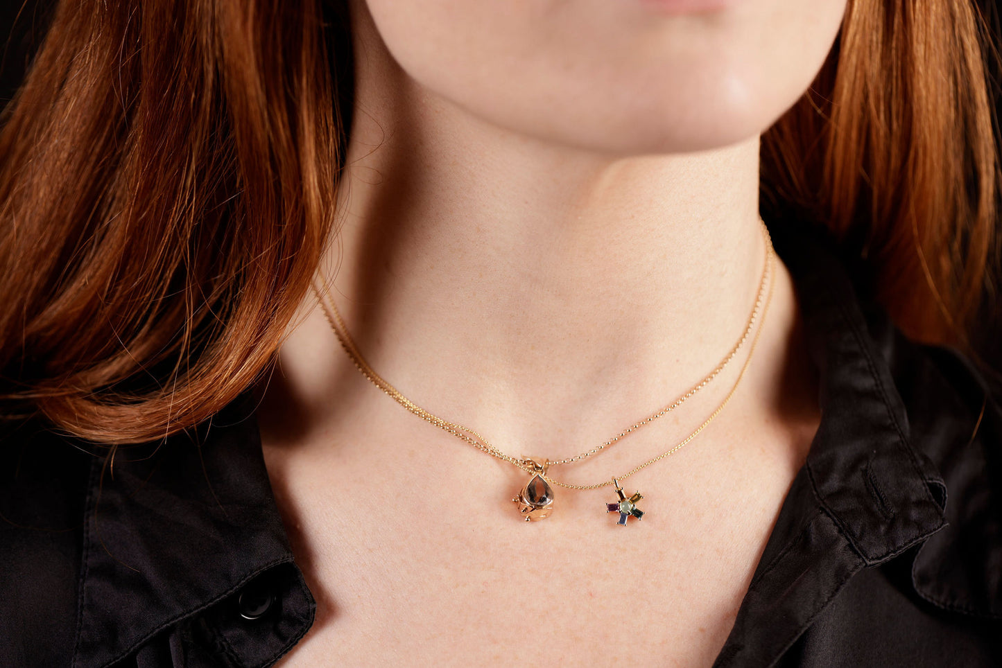 Load image into Gallery viewer, mini rays necklace on model
