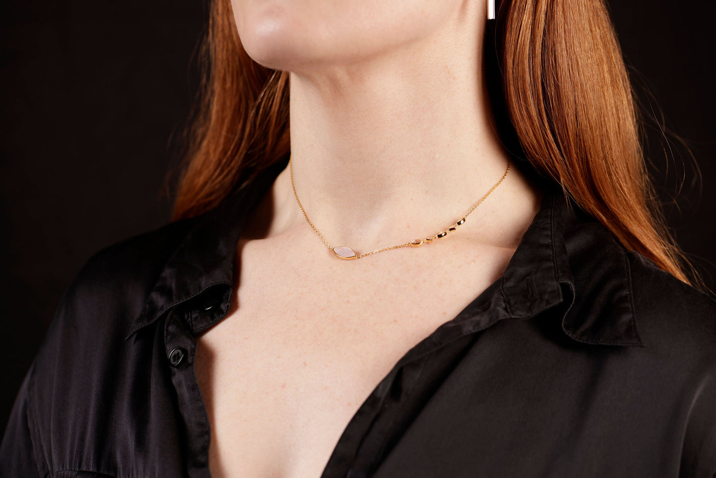 Load image into Gallery viewer, eye choker necklace on model
