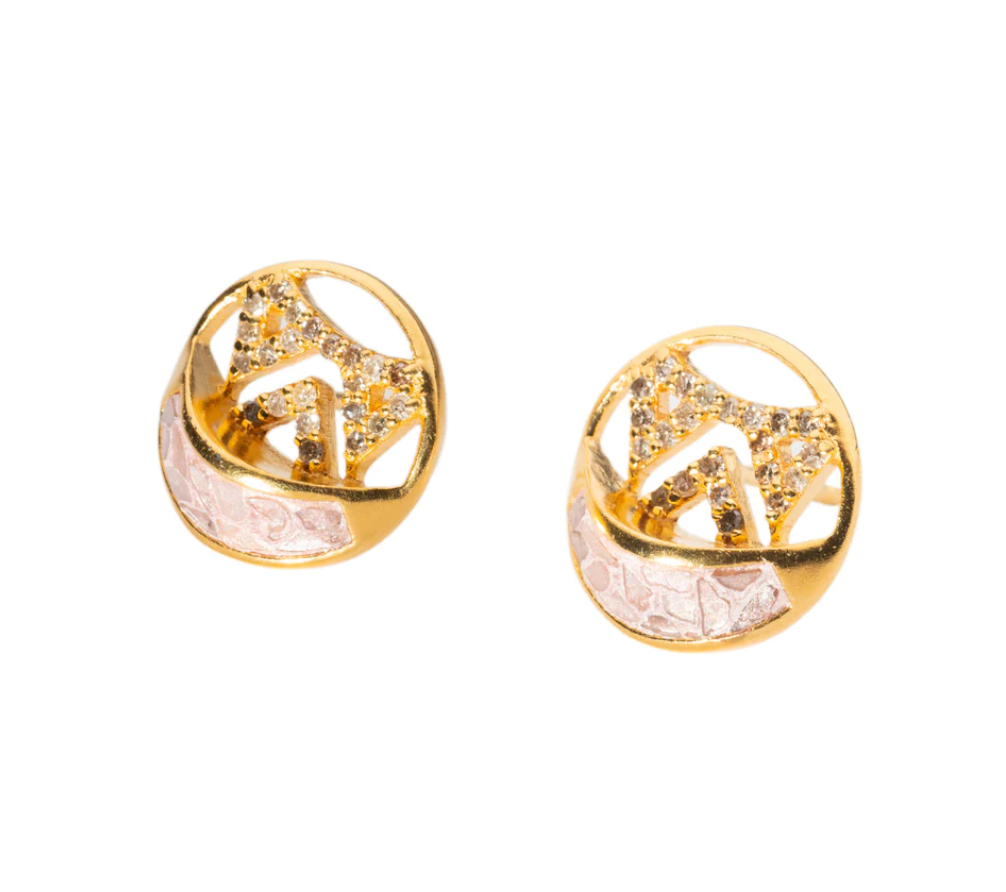 an angled view of the sonas studs on a white background