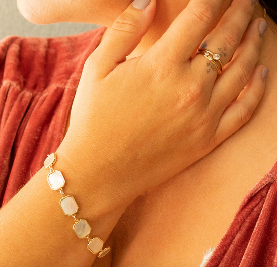 Load image into Gallery viewer, Mother of Pearl Bracelet
