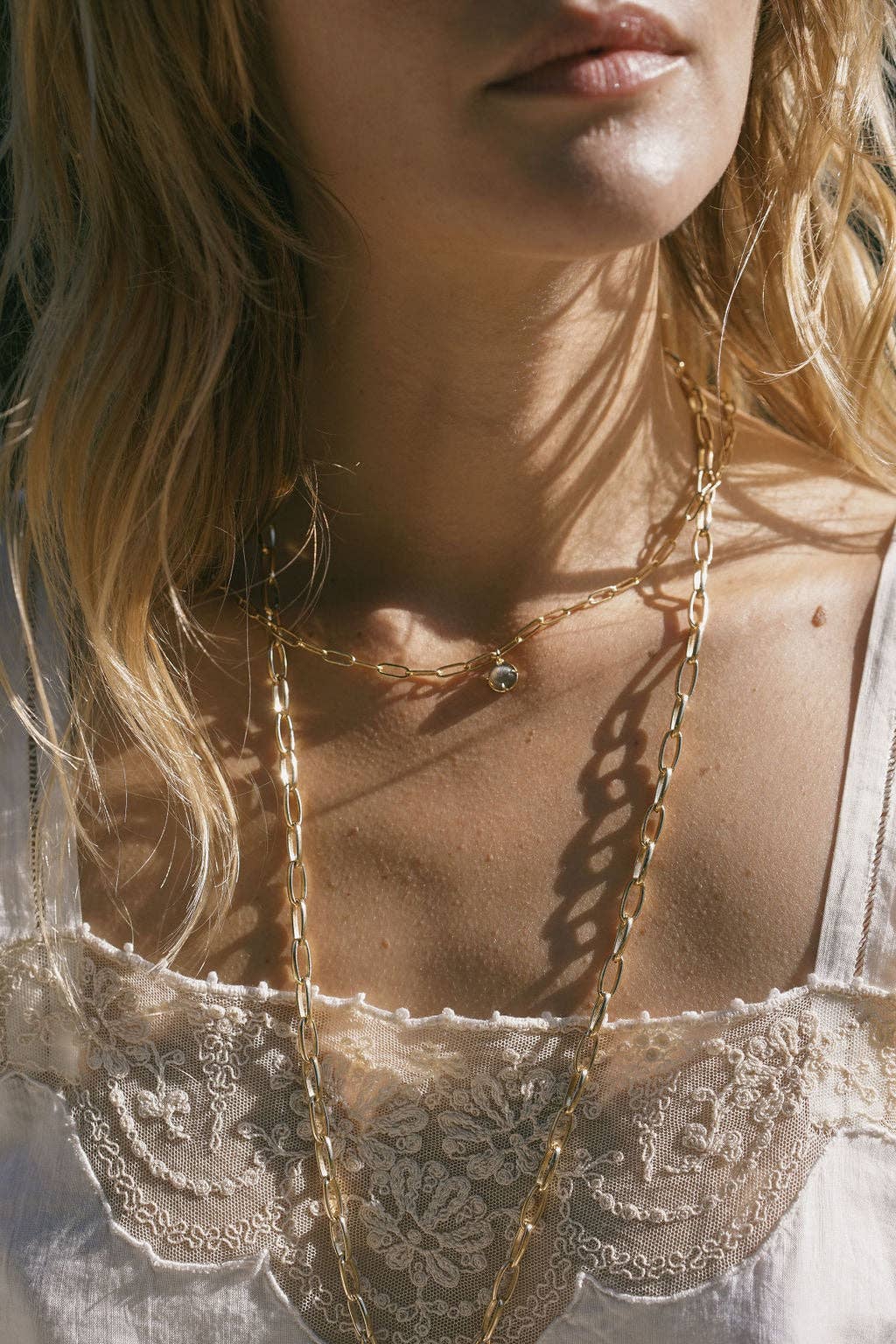 Fortune Teller Necklace in White Moonstone/Gold