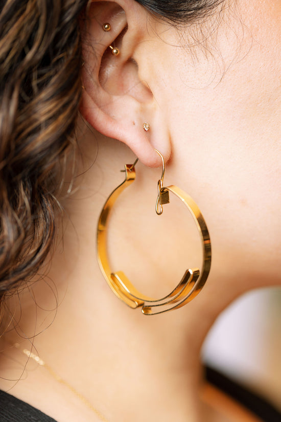 Load image into Gallery viewer, Insider hoop earrings on model
