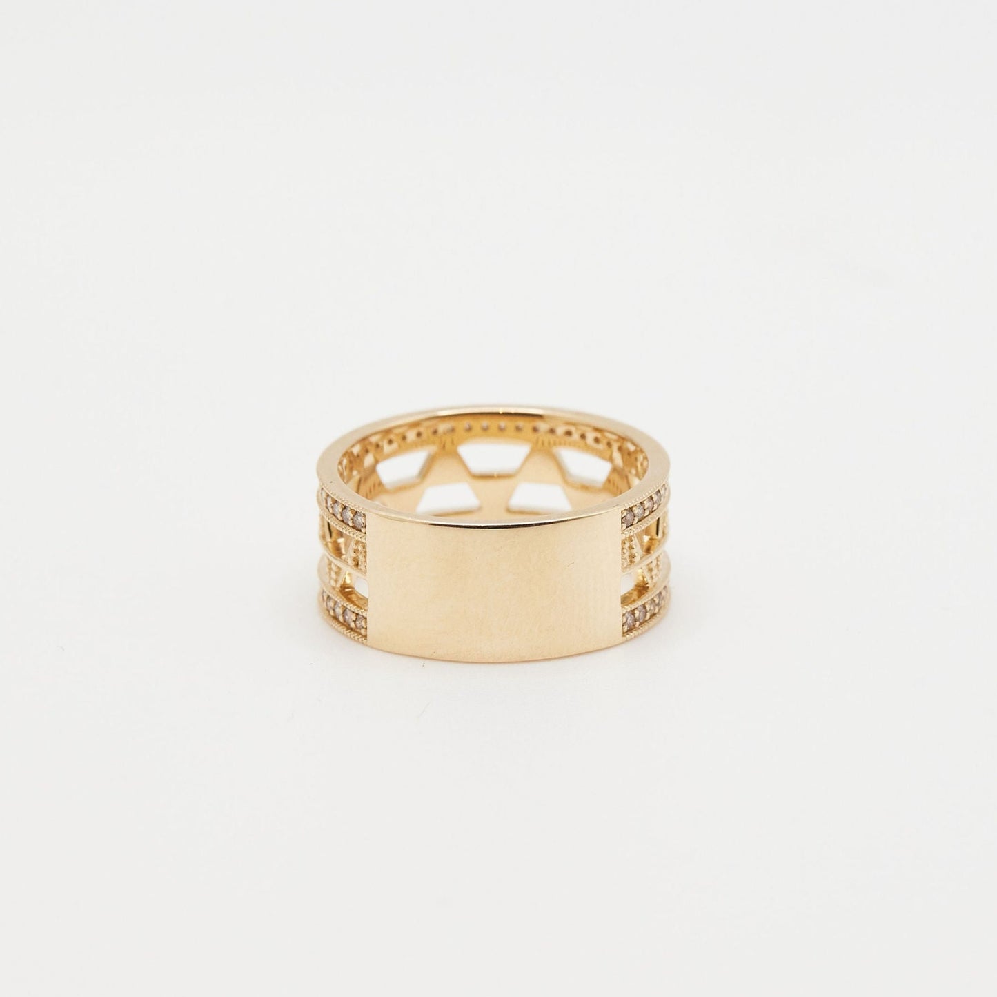 back view of the riley 10mm ring