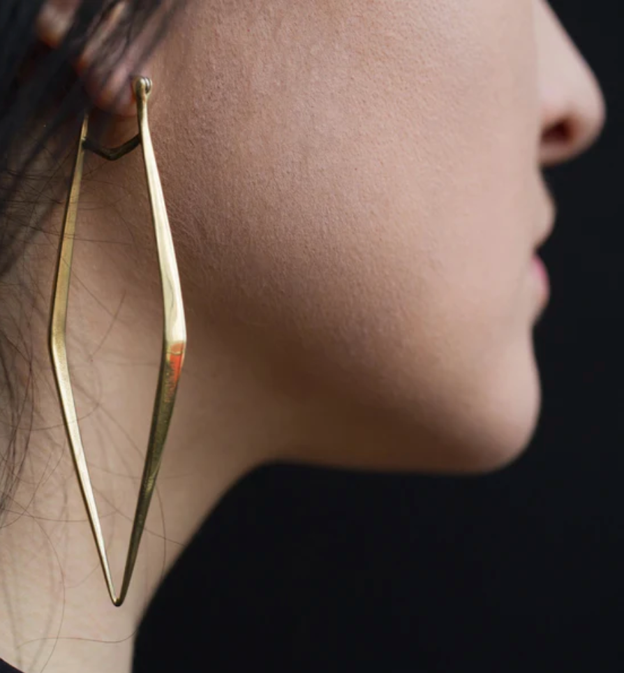 Pincer earrings on model