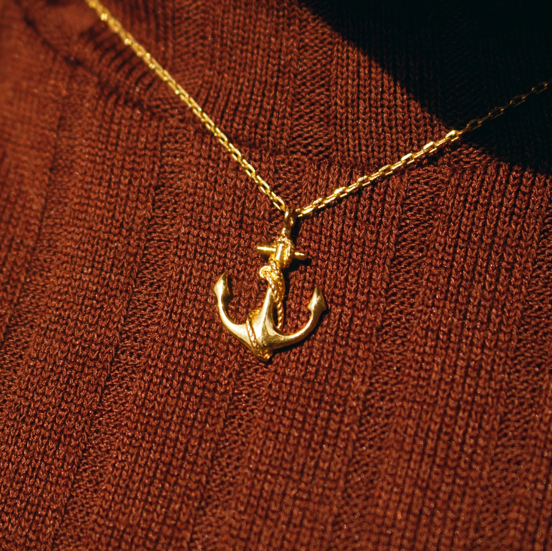 Load image into Gallery viewer, close up of anchored pendant on model
