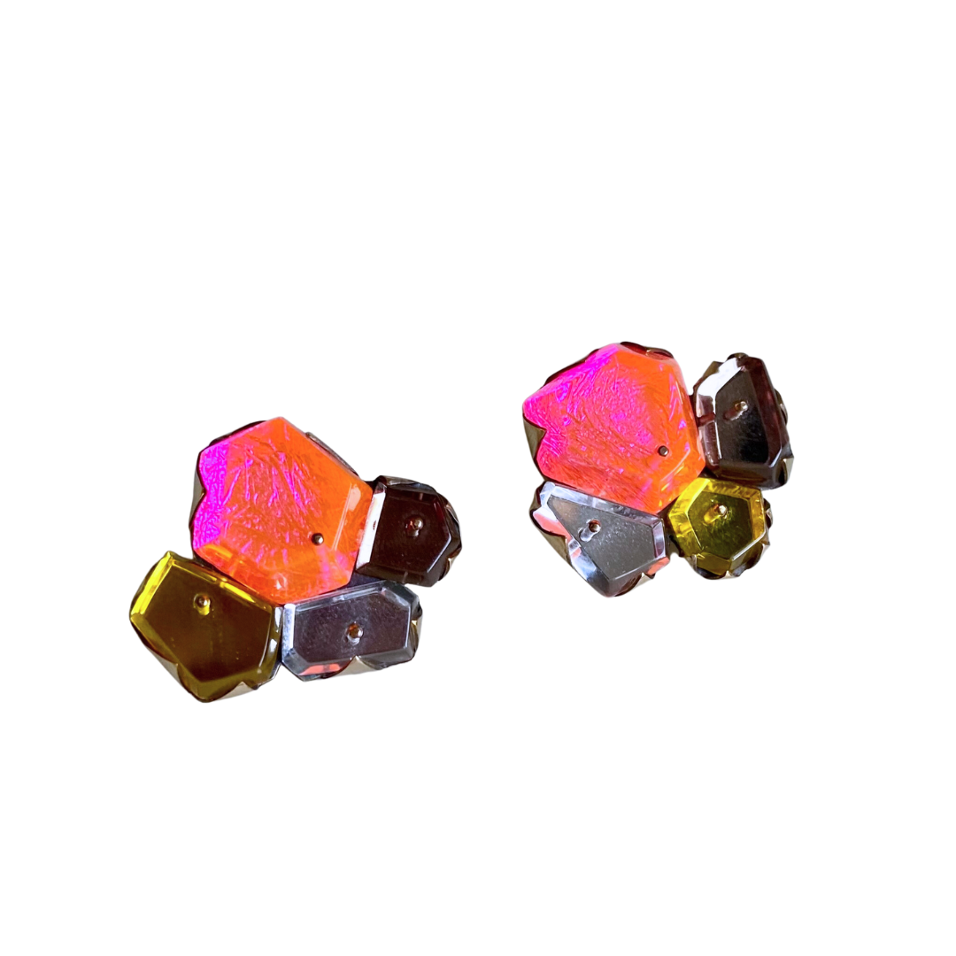 Load image into Gallery viewer, Pink gem studs on white background
